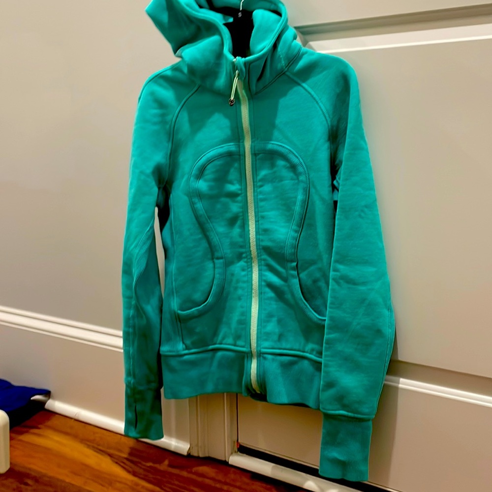 Lululemon Size 6 turquoise jacket